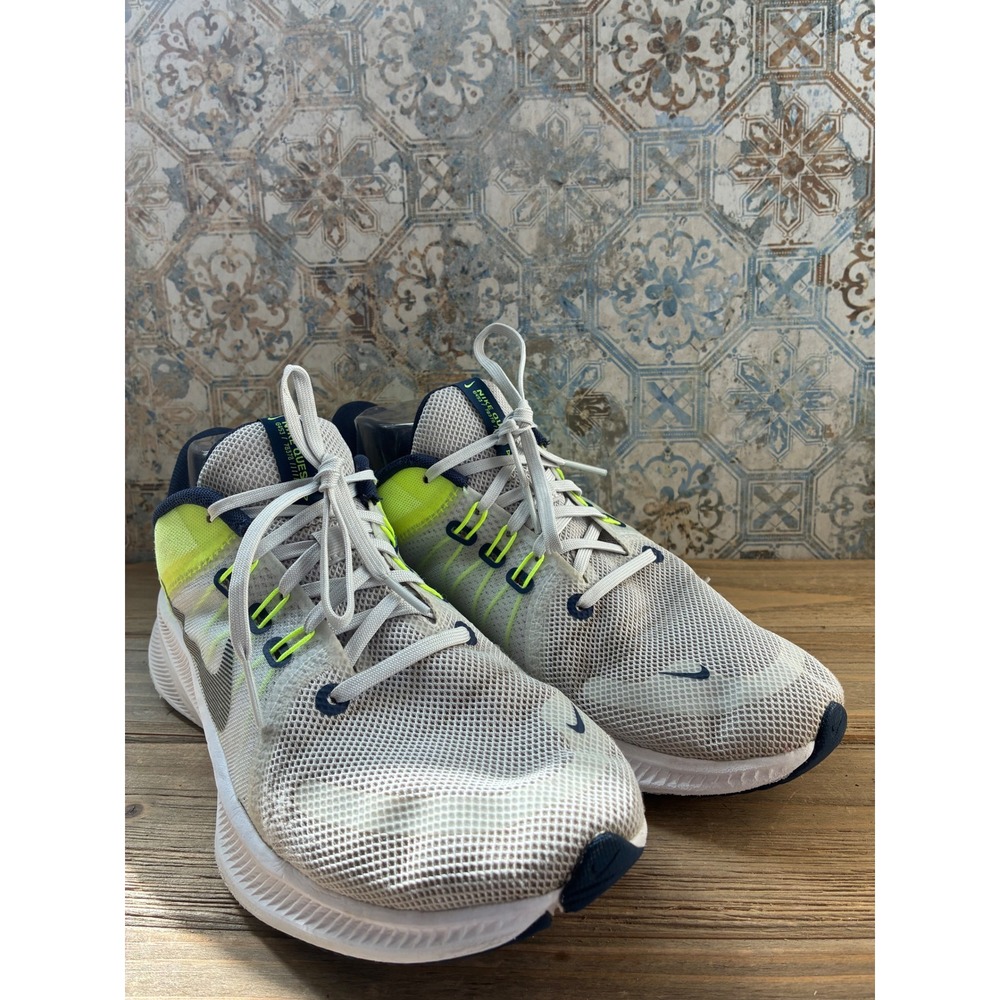 Nike Quest 4 Mens Running Shoes Grey Volt Dark Obsidian Size 8.5